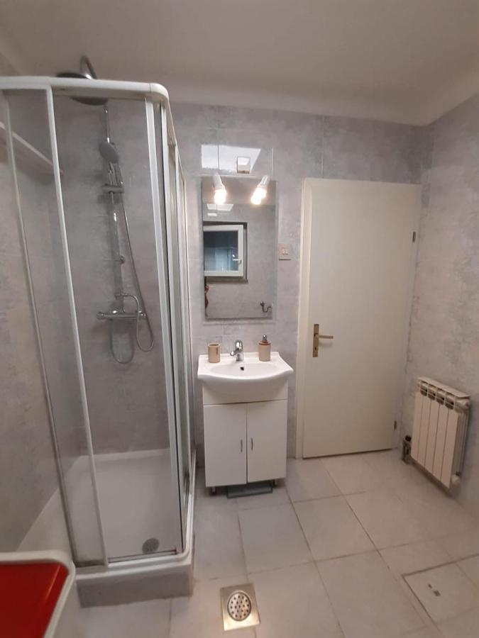 Apartma Mari Appartamento Lucija Esterno foto